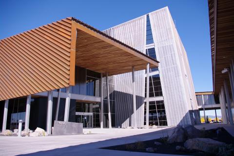 Exterior photo of Prescott Valley Public Library building